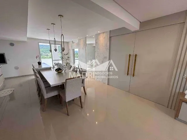 Cobertura / Penthouse com 310m² 4 quartos e 5 banheiros, à venda, no bairro Praia de Fora em Palhoça