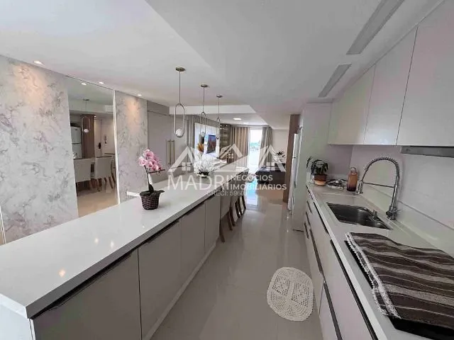 Cobertura / Penthouse com 310m² 4 quartos e 5 banheiros, à venda, no bairro Praia de Fora em Palhoça