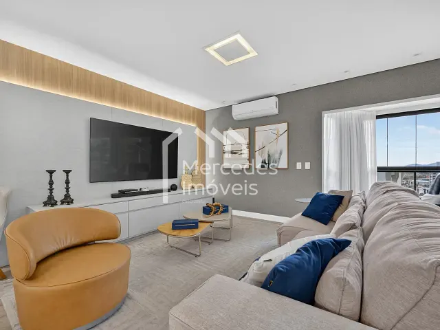 Cobertura / Penthouse 3 quartos e 4 banheiros, à venda, no bairro Centro em Itajaí