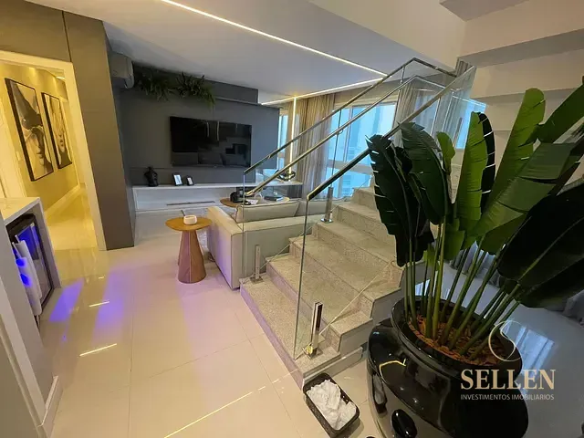 Cobertura / Penthouse com 347m² 3 quartos e 5 banheiros, à venda, no bairro Centro em Balneário Camboriú