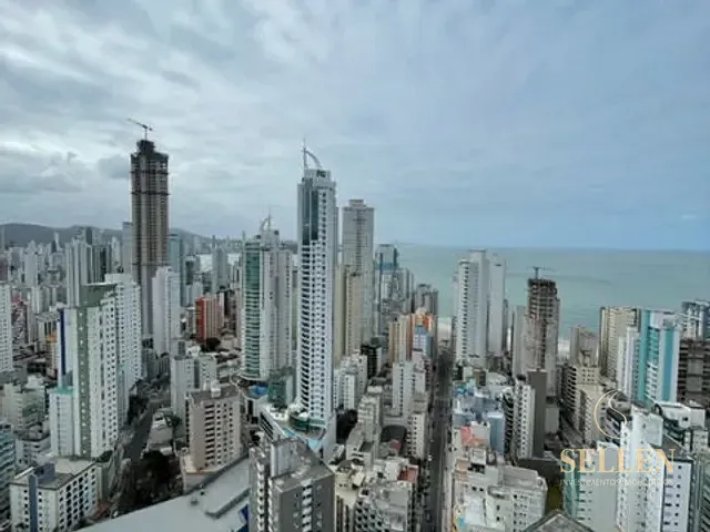 Cobertura / Penthouse com 347m² 3 quartos e 5 banheiros, à venda, no bairro Centro em Balneário Camboriú