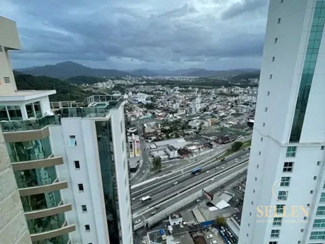 Cobertura / Penthouse com 347m² 3 quartos e 5 banheiros, à venda, no bairro Centro em Balneário Camboriú