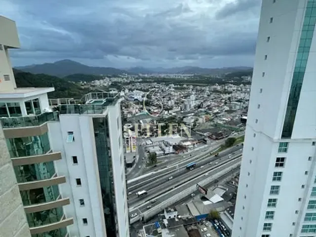 Cobertura / Penthouse com 347m² 3 quartos e 5 banheiros, à venda, no bairro Centro em Balneário Camboriú