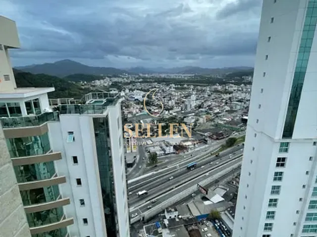Cobertura / Penthouse com 347m² 3 quartos e 5 banheiros, à venda, no bairro Centro em Balneário Camboriú
