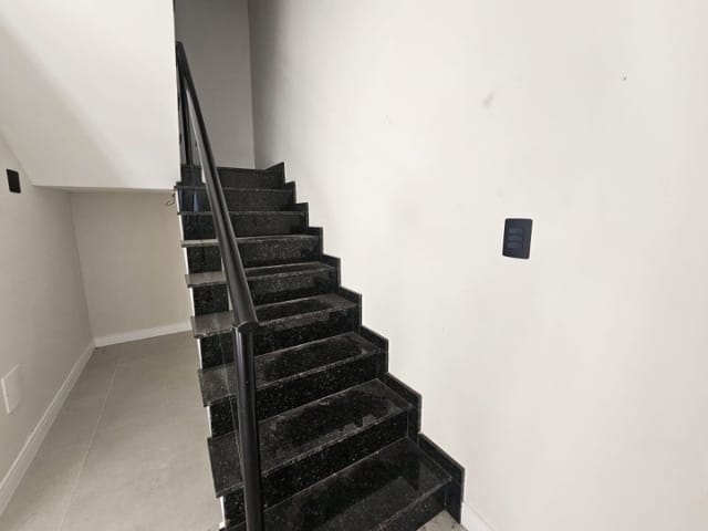 Sobrado 2 quartos e 2 banheiros, à venda, no bairro Vila Linda em Santo André