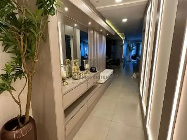 Cobertura / Penthouse 4 quartos e 5 banheiros, à venda ou para alugar, no bairro Cachoeira do Bom Jesus em Florianópolis