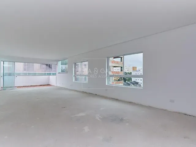 Cobertura / Penthouse com 222m² 3 quartos e 5 banheiros, à venda, no bairro Água Verde em Curitiba
