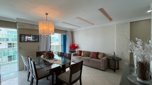Cobertura / Penthouse 3 quartos e 5 banheiros, à venda, no bairro Centro em Cabo Frio