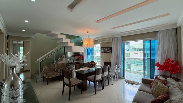 Cobertura / Penthouse 3 quartos e 5 banheiros, à venda, no bairro Centro em Cabo Frio