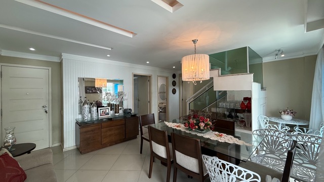 Cobertura / Penthouse 3 quartos e 5 banheiros, à venda, no bairro Centro em Cabo Frio
