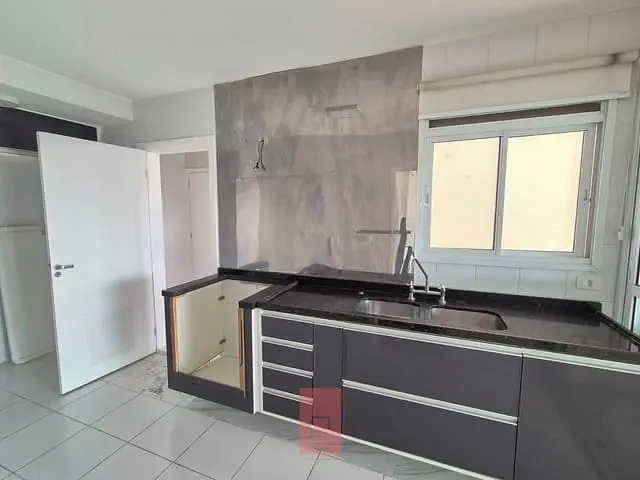 Cobertura / Penthouse 4 quartos e 4 banheiros, para alugar, no bairro Santa Teresinha em São Paulo