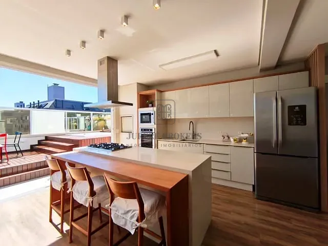 Cobertura / Penthouse com 268m² 3 quartos e 2 banheiros, à venda, no bairro Jurerê em Florianópolis