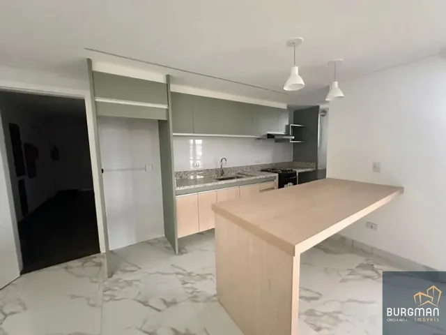 Cobertura / Penthouse 3 quartos e 3 banheiros, à venda, no bairro Fanny em Curitiba