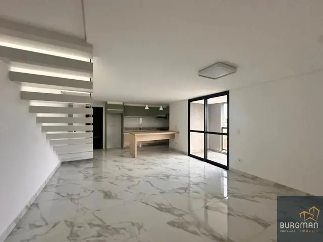 Cobertura / Penthouse 3 quartos e 3 banheiros, à venda, no bairro Fanny em Curitiba