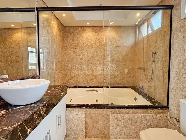 Cobertura / Penthouse com 246m² 3 quartos e 5 banheiros, à venda, no bairro Água Verde em Curitiba