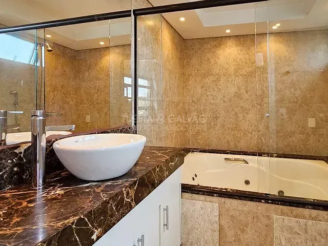 Cobertura / Penthouse com 246m² 3 quartos e 5 banheiros, à venda, no bairro Água Verde em Curitiba