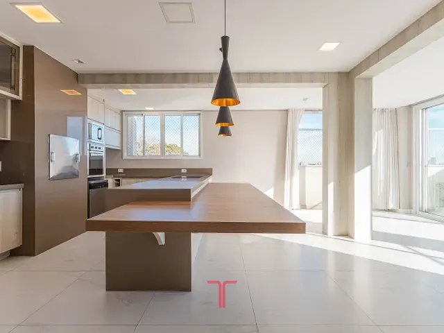 Cobertura / Penthouse com 142m² 3 quartos e 3 banheiros, à venda, no bairro Hugo Lange em Curitiba