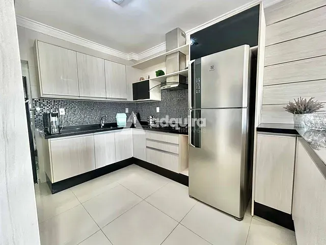 Cobertura / Penthouse com 250m² 3 quartos e 3 banheiros, à venda, no bairro Orfãs em Ponta Grossa