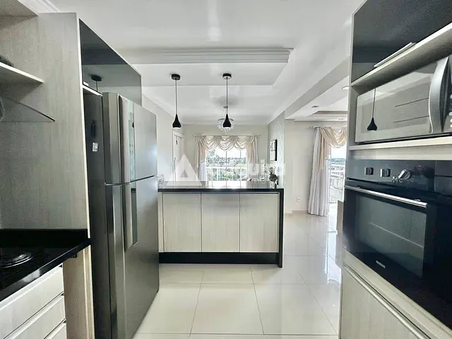 Cobertura / Penthouse com 250m² 3 quartos e 3 banheiros, à venda, no bairro Orfãs em Ponta Grossa