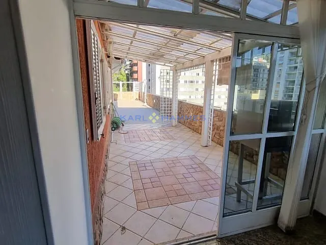 Cobertura / Penthouse com 214m² 4 quartos e 3 banheiros, à venda, no bairro Centro em Petrópolis