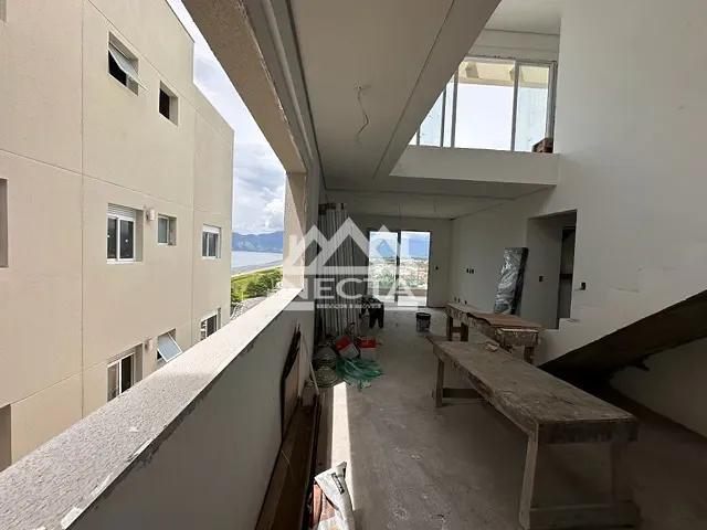 Cobertura / Penthouse 4 quartos e 3 banheiros, à venda, no bairro Indaiá em Caraguatatuba
