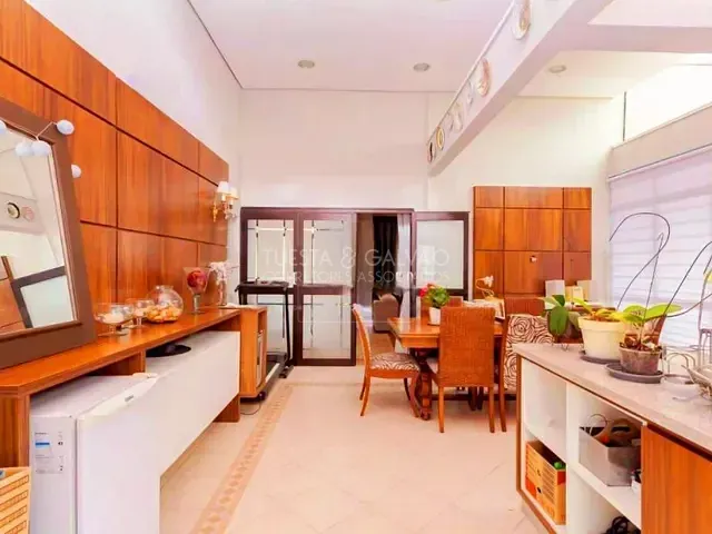 Cobertura / Penthouse com 223m² 3 quartos e 5 banheiros, à venda, no bairro Batel em Curitiba