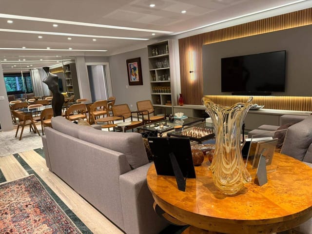 Cobertura / Penthouse 4 quartos e 2 banheiros, à venda, no bairro Duarte Silveira em Petrópolis