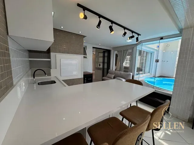 Cobertura / Penthouse 3 quartos e 4 banheiros, à venda, no bairro Centro em Balneário Camboriú
