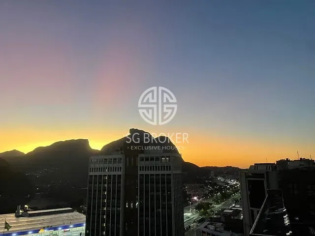 Cobertura / Penthouse com 138m² 2 quartos e 2 banheiros, à venda ou para alugar, no bairro Barra da Tijuca em Rio de Janeiro