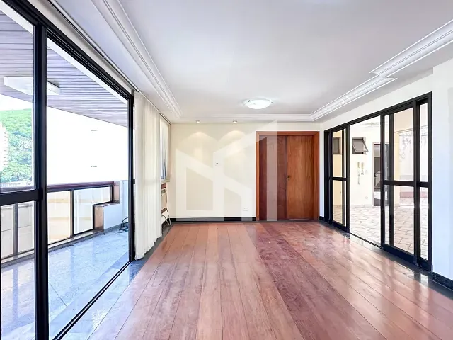 Cobertura / Penthouse 4 quartos e 6 banheiros, à venda, no bairro Centro em Nova Iguaçu