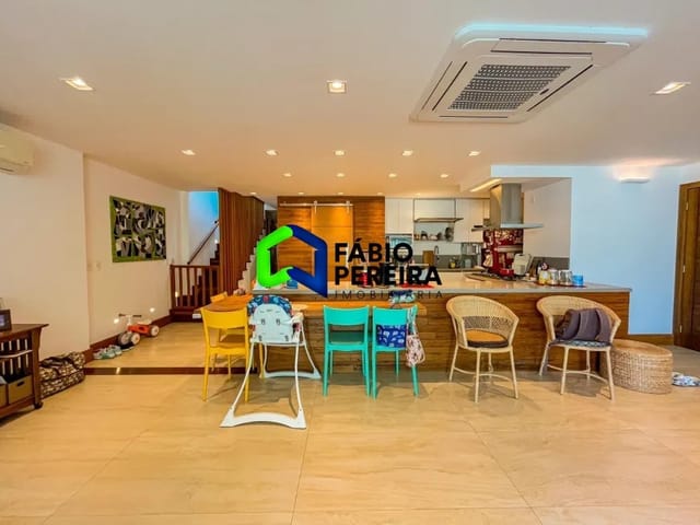 Cobertura / Penthouse com 300m² 3 quartos e 2 banheiros, à venda, no bairro Barra da Tijuca em Rio de Janeiro