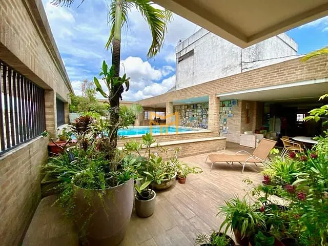 Cobertura / Penthouse com 700m² 4 quartos e 6 banheiros, à venda, no bairro Nazaré em Belém