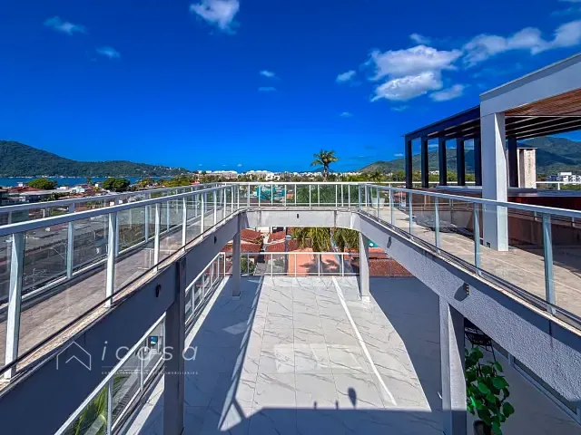 Cobertura / Penthouse com 500m² 3 quartos e 5 banheiros, à venda ou para alugar, no bairro Barra da Lagoa em Ubatuba