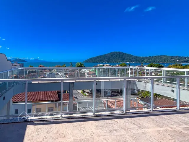 Cobertura / Penthouse com 500m² 3 quartos e 5 banheiros, à venda ou para alugar, no bairro Barra da Lagoa em Ubatuba