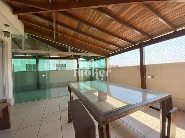 Cobertura / Penthouse com 180m² 3 quartos e 3 banheiros, à venda, no bairro Cabral em Contagem