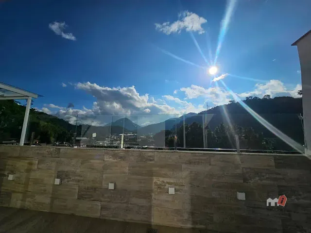 Cobertura / Penthouse 2 quartos e 2 banheiros, à venda, no bairro Corrêas em Petrópolis