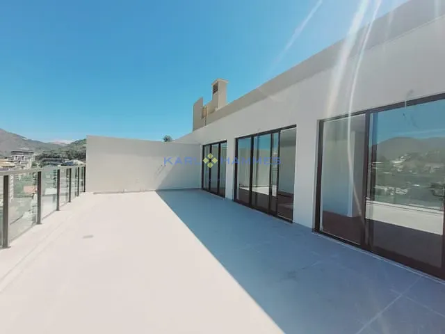 Cobertura / Penthouse 3 quartos e 3 banheiros, à venda, no bairro Itaipava em Petrópolis