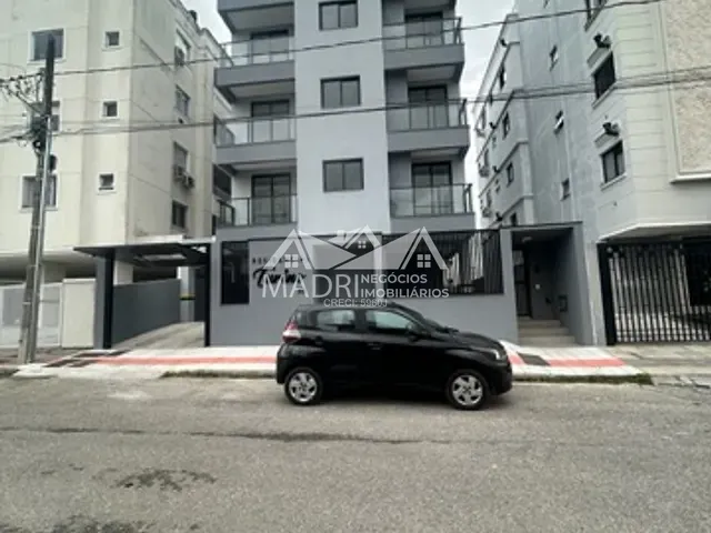 Cobertura / Penthouse com 300m² 4 quartos e 4 banheiros, à venda, no bairro Pagani em Palhoça