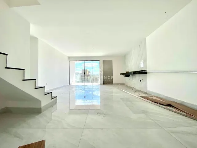 Cobertura / Penthouse com 212m² 3 quartos e 3 banheiros, à venda, no bairro Residencial Provence em Volta Redonda