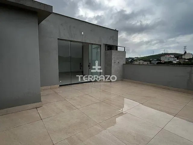 Cobertura / Penthouse 2 quartos e 3 banheiros, à venda, no bairro Monte Castelo em Volta Redonda