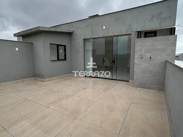 Cobertura / Penthouse 2 quartos e 3 banheiros, à venda, no bairro Monte Castelo em Volta Redonda