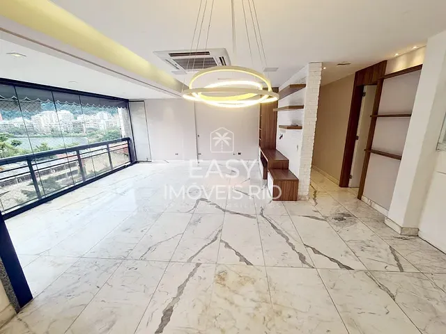 Cobertura / Penthouse com 300m² 4 quartos e 3 banheiros, à venda ou para alugar, no bairro Lagoa em Rio de Janeiro