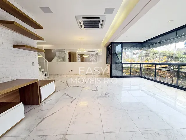 Cobertura / Penthouse com 300m² 4 quartos e 3 banheiros, à venda ou para alugar, no bairro Lagoa em Rio de Janeiro