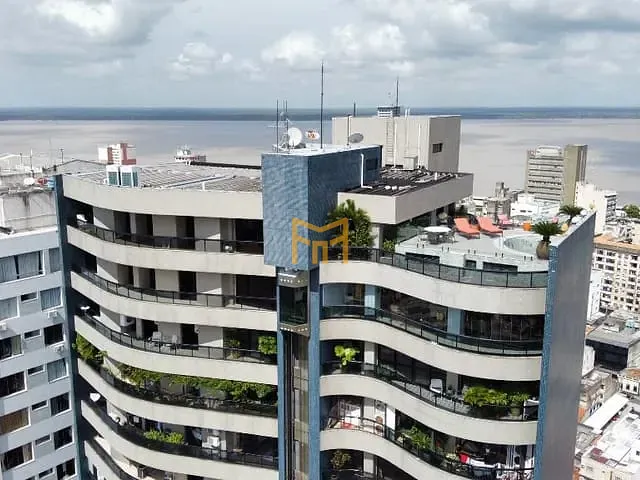 Cobertura / Penthouse com 1000m² 4 quartos e 7 banheiros, à venda ou para alugar, no bairro Campina em Belém