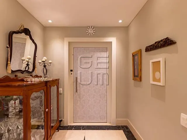 Cobertura / Penthouse com 761m² 4 quartos e 6 banheiros, à venda, no bairro Centro em Londrina