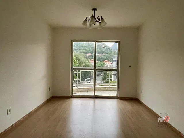 Cobertura / Penthouse 3 quartos e 3 banheiros, à venda, no bairro Nogueira em Petrópolis