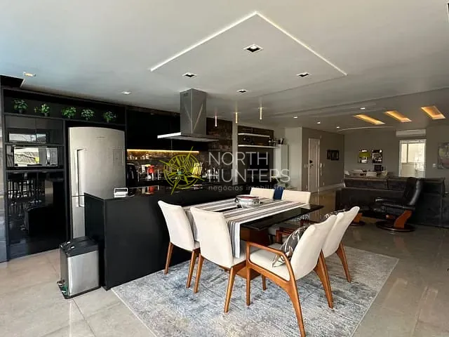 Cobertura / Penthouse com 345m² 4 quartos e 4 banheiros, à venda ou para alugar, no bairro Jurerê em Florianópolis