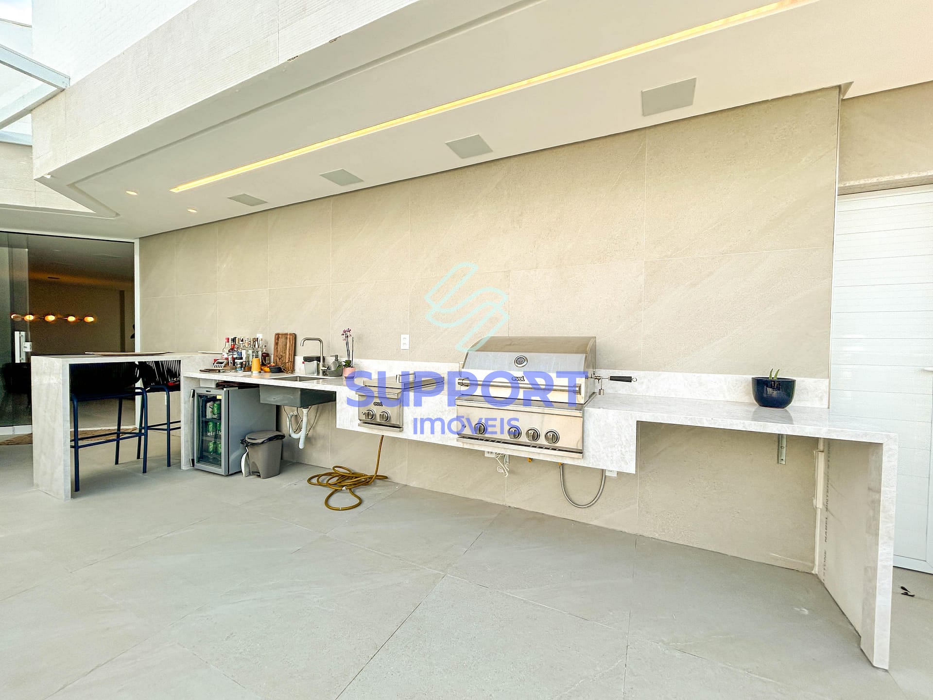 Cobertura à venda com 3 quartos, 220m² - Foto 7