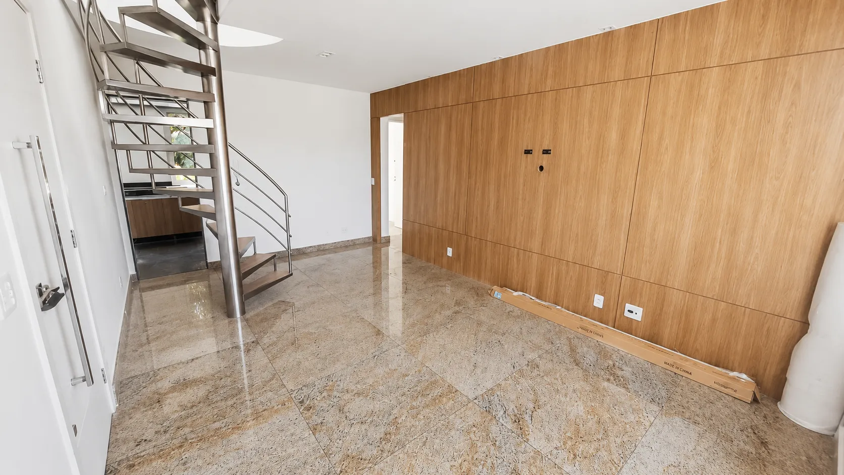 Cobertura Duplex para Alugar com 3 Quartos, Suíte, Área Externa e 3 Vagas no Padre Eustáquio – Belo Horizonte/MG