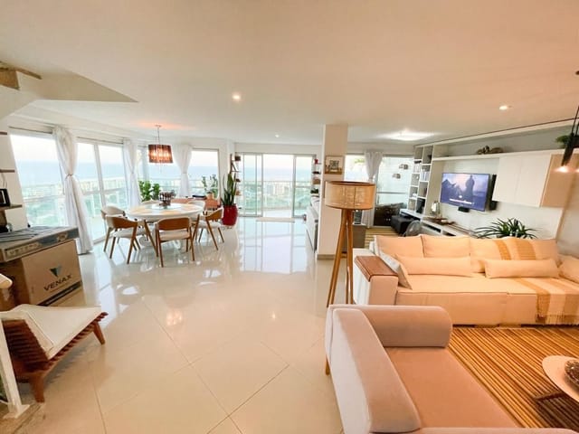 Cobertura / Penthouse com 304m² 3 quartos e 3 banheiros, à venda, no bairro Granja dos Cavaleiros em Macaé